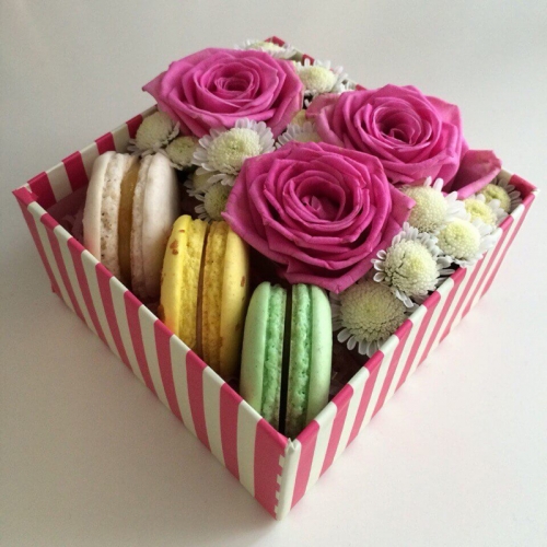 Розы и макаронс для коллег